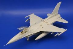 Eduard 1/48 Lockheed Martin F-16CJ Fighting # 49383