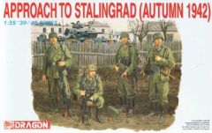 Dragon 1/35 Approach to Stalingrad 1942. x 4 German Infantry # 6122