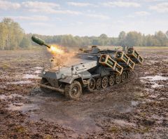 ICM 1/35 'Stuka zu Fuß' Sd.Kfz. 251/1 Ausf.B, WWII German MLRS # 35107