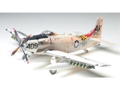 Tamiya 1/48 U.S. Navy Douglas A-1H Skyraider # 61058
