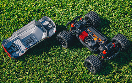 Arrma 1/18 Granite GROM 4wd MT RTR Mega w/Lipo Batt/USB Chg Bl/Red # ARA2102T1