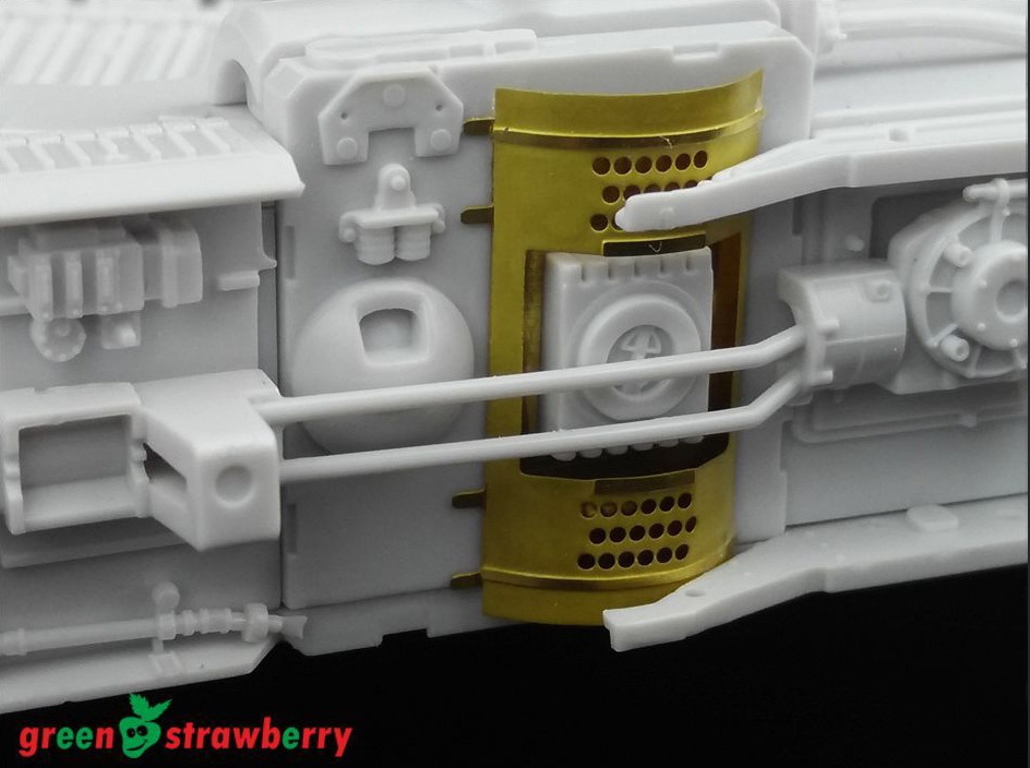 Green Strawberry 1/72 YT-1300 "Millennium Falcon" - Exterior # 06318