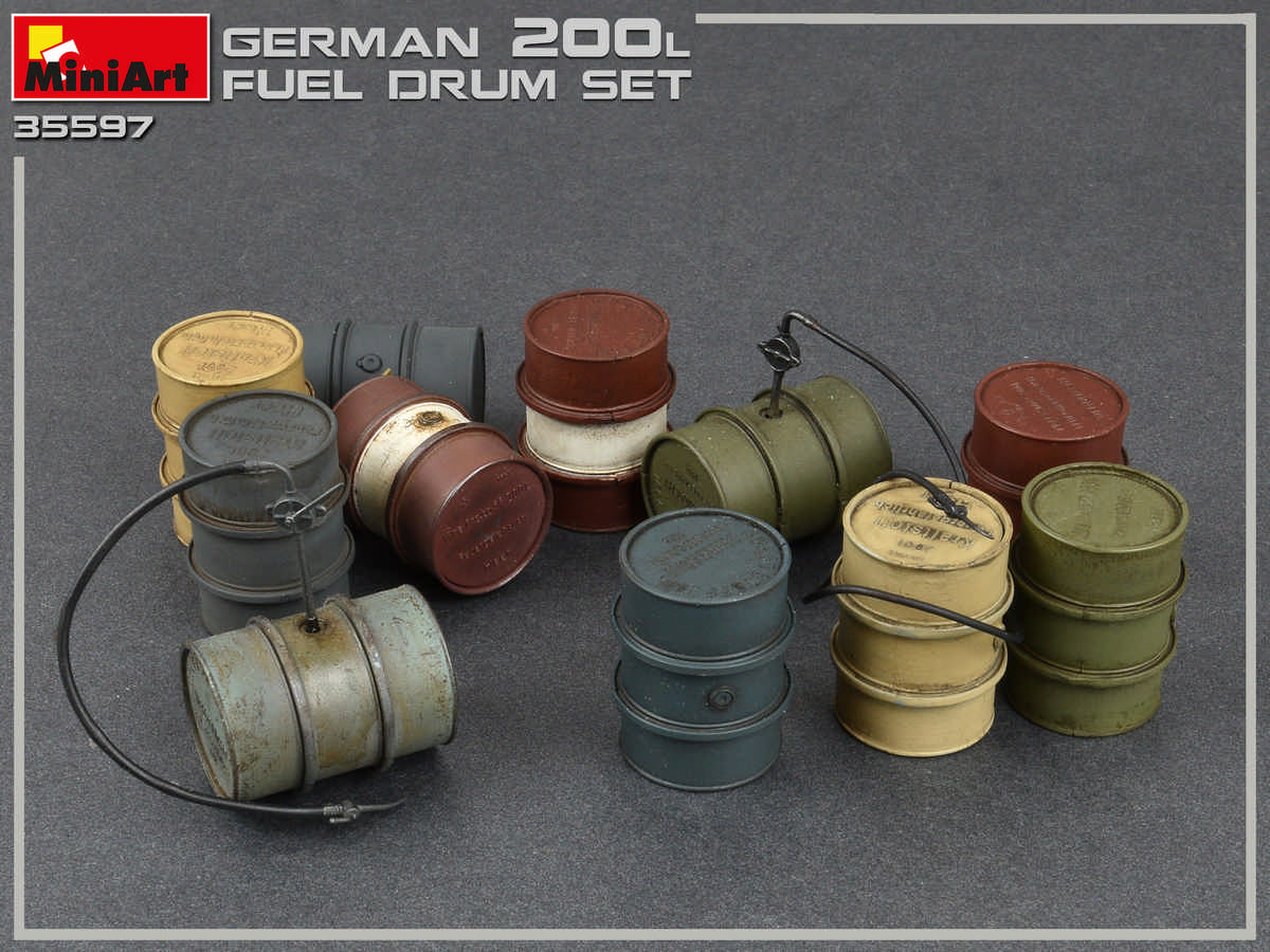 Miniart 1/35 German 200L Fuel Drums Set WWII # 35597