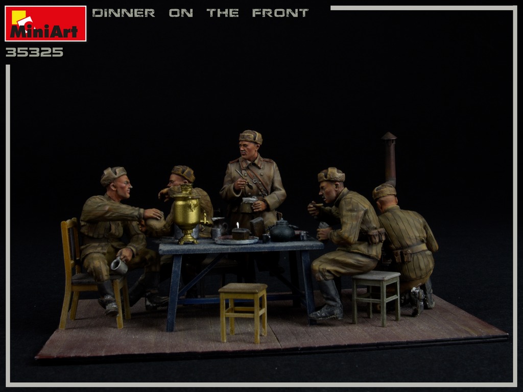 Miniart 1/35 Dinner On The Front # 35325