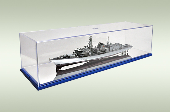 Trumpeter Display Case 359 x 89 x 89mm with Mirror Base # 09851