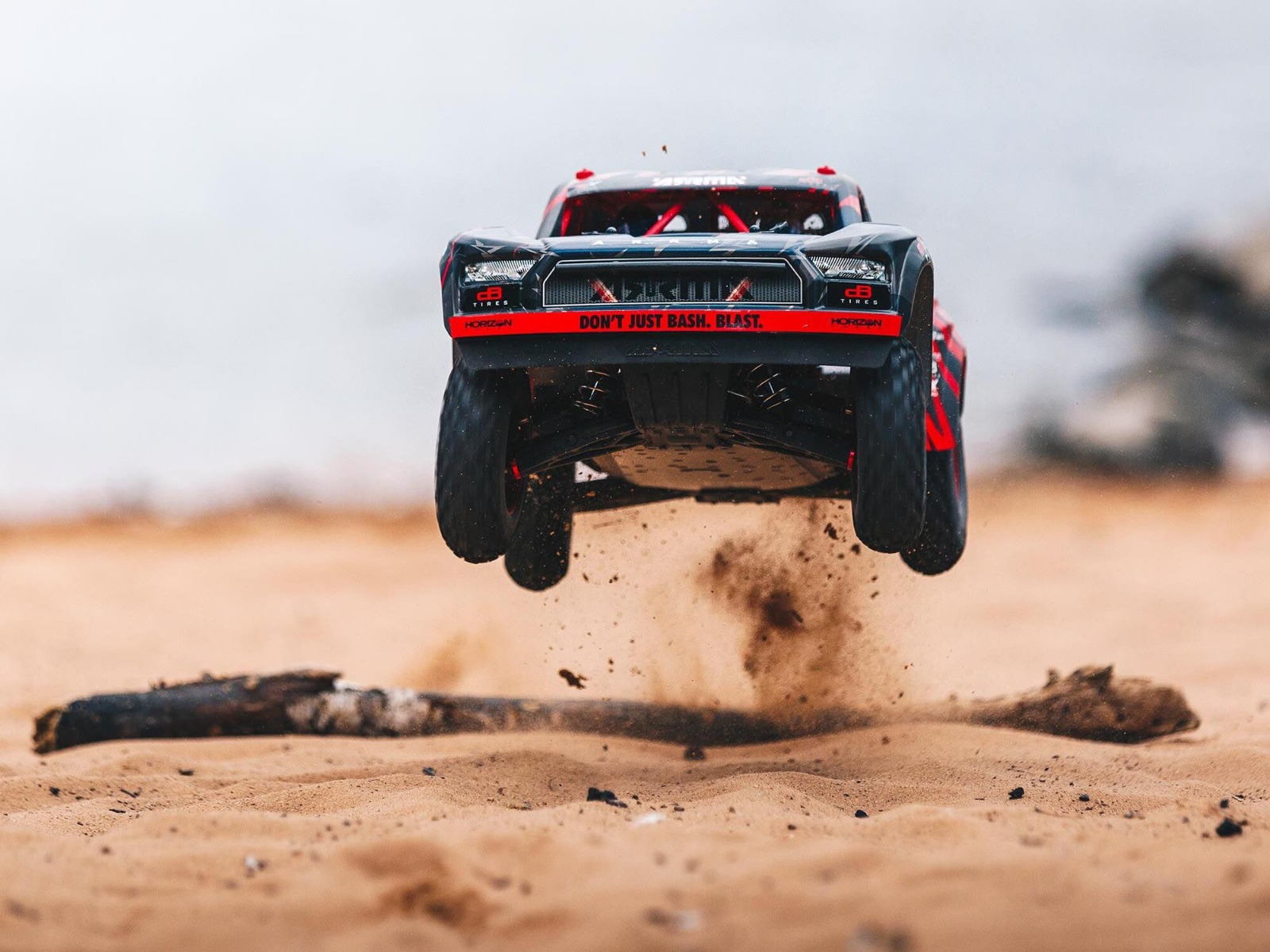 Arrma 1/7 Mojave 6S BLX Desert Truck Blk/Red # ARA7604V2T2