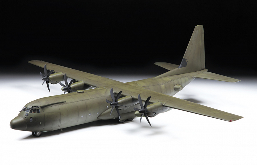 Zvezda 1/72 Lockheed C-130J-30 Hercules # 7324
