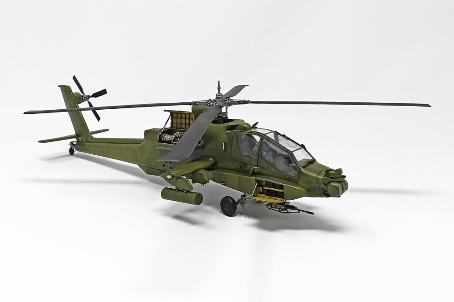Trumpeter 1/48 US Army AH-64A Apache Attack Helicopter # 05838