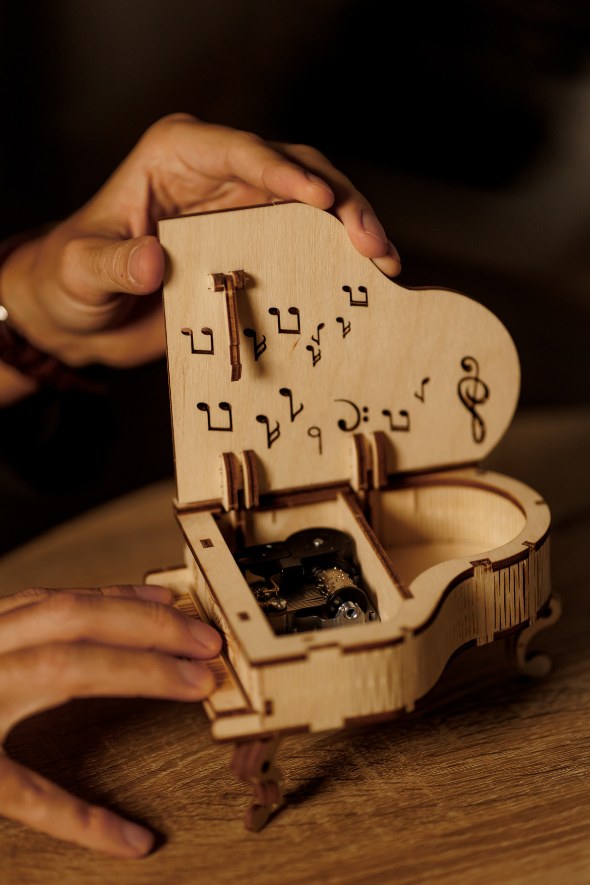 Wood Trick Grand Piano (Music Box) # 041