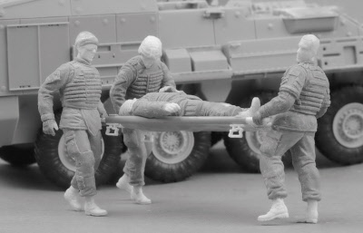 Trumpeter 1/35 Modern US Army Stretcher Ambulance Team (4 figures) # 00430 - Plastic Model Kit