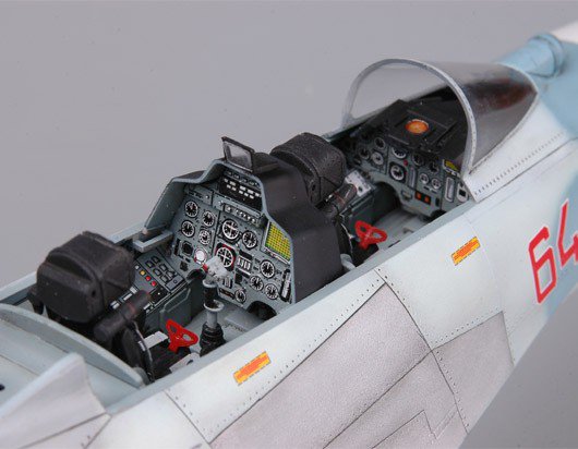 Trumpeter 1/32 Sukhoi Su-27UB Flanker C # 02270