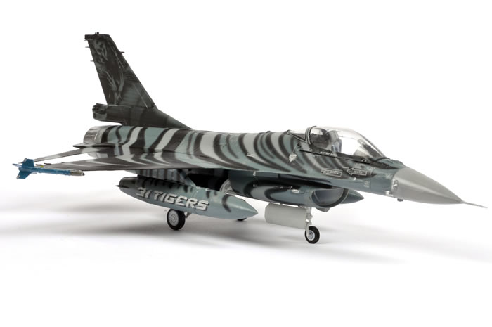 Kinetic Model Kits 1/48 General-Dynamics F-16A TIGET MEET 2009 (W/ PE) # 48036 - Plastic Model Kit