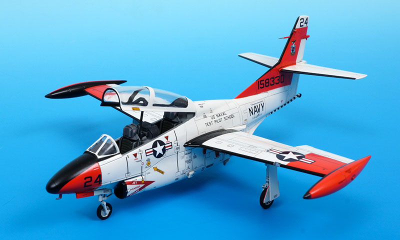 Wolfpack 1/72 North-American T-2C Buckeye 'US Navy' # 10005 - Plastic Model Kit