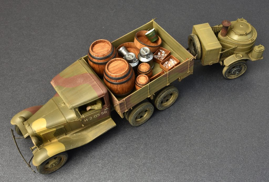 Miniart 1/35 - Soviet 2ton AAA Type Truck w/ Field Kitchen # 35257