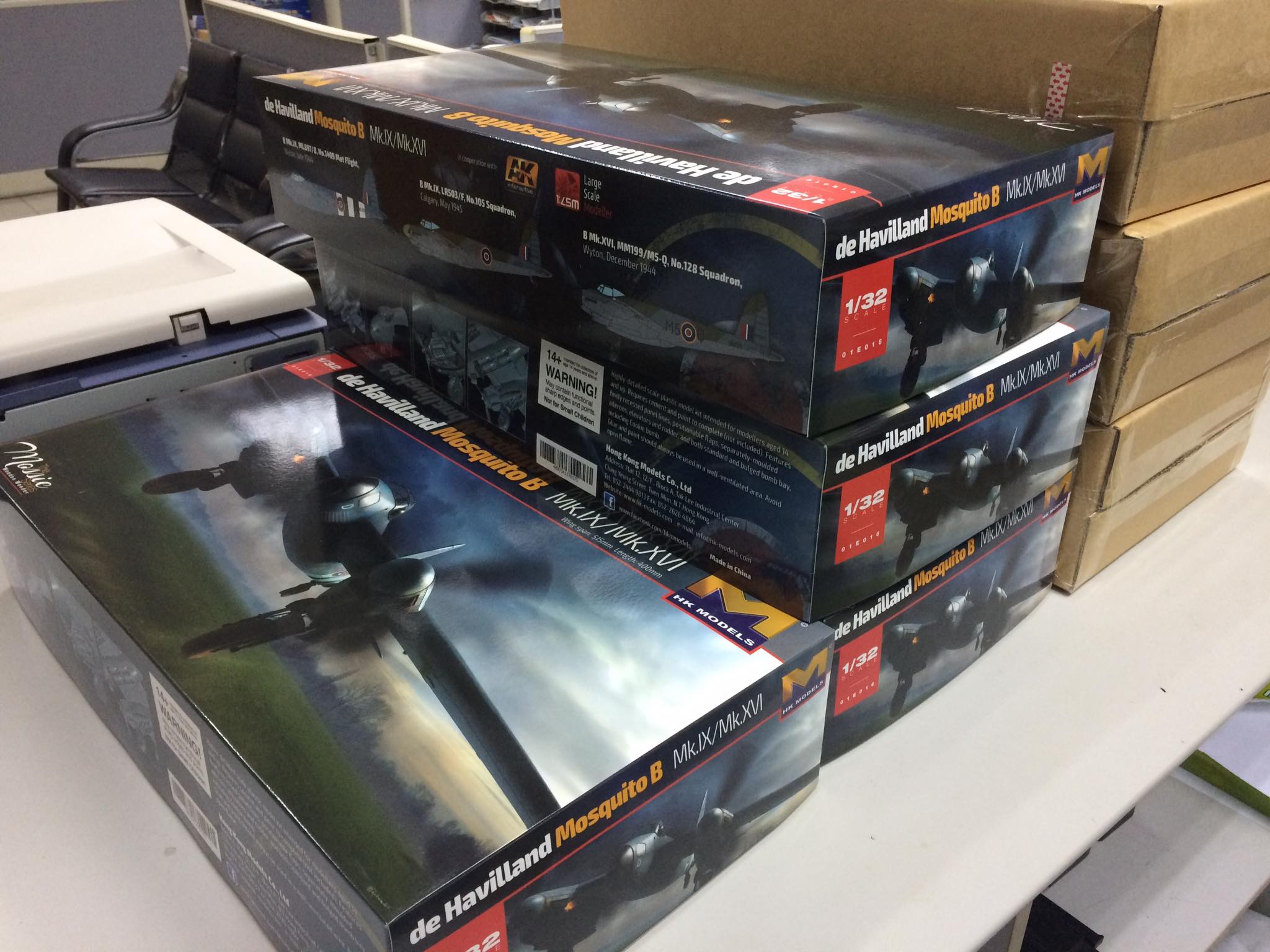 Hong Kong Models 1/32 De Havilland Mosquito B Mk IX/XVI RAF # 01E16