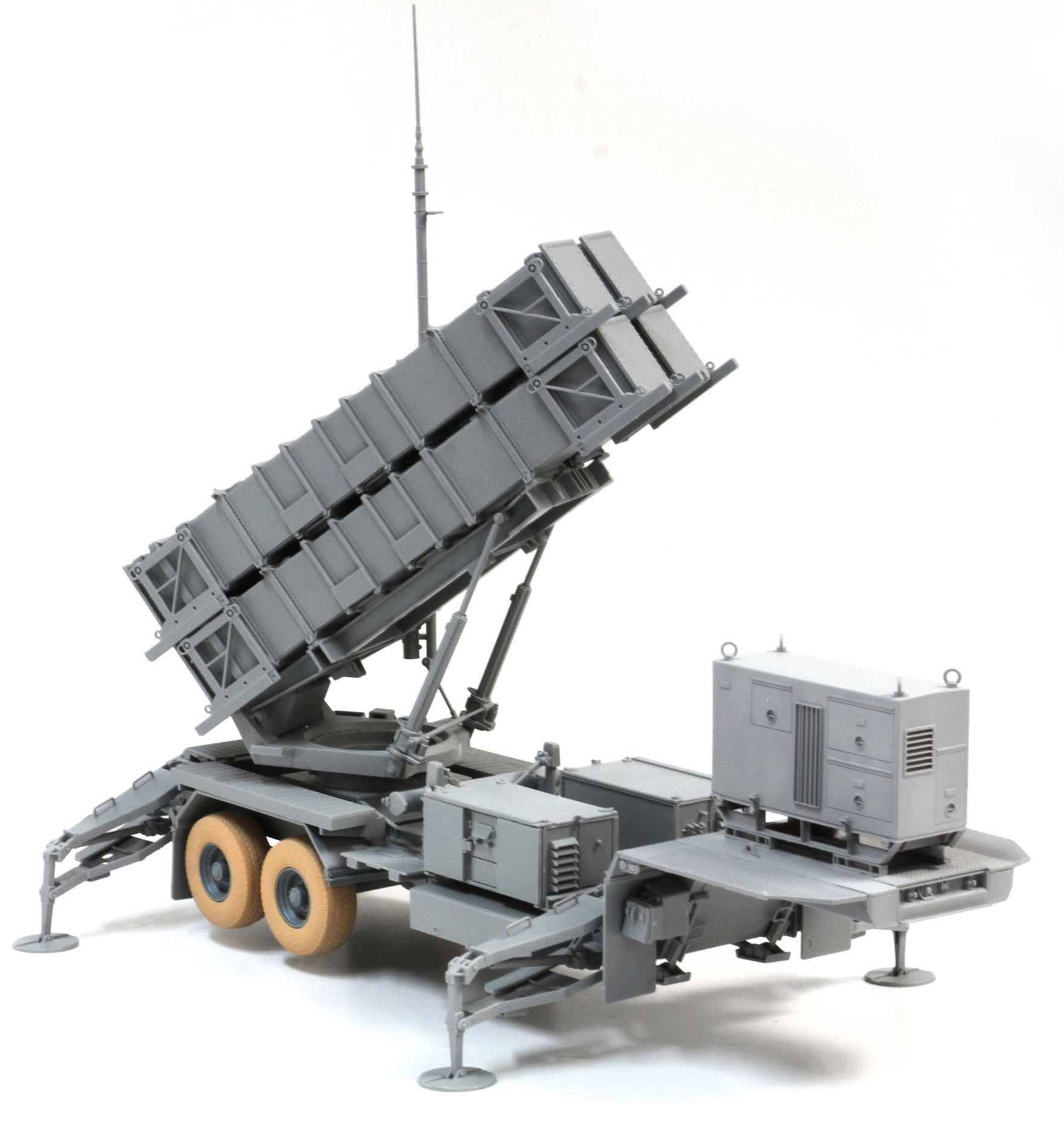 Dragon 1/35 1/35 MIM-104C Patriot Surface-to-Air Missile # 3604