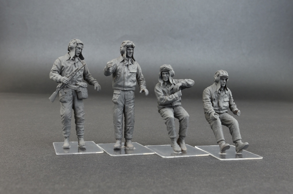 Miniart 1/35 Soviet Tank Crew 1960-70's # 37037